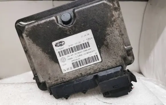 Fiat Panda II Engine control unit/module 6160112702 51782647 5MPEG5L4G