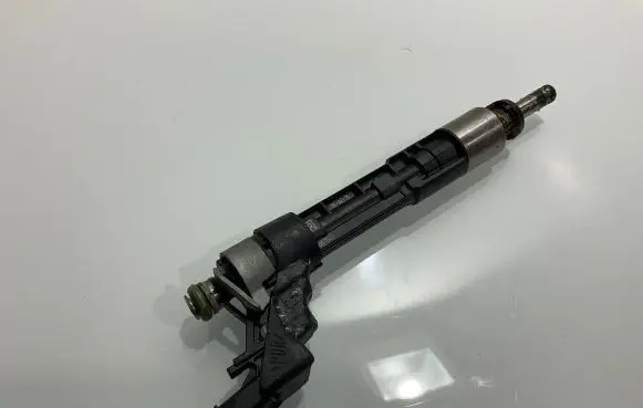 Porsche Cayenne (9Y0 9Y3) Fuel injector 06M906A04 6M906036S