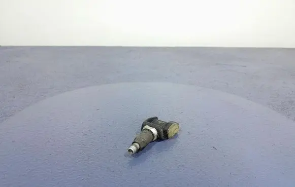 Audi A4 S4 B7 8E 8H Tire pressure sensor 6887140