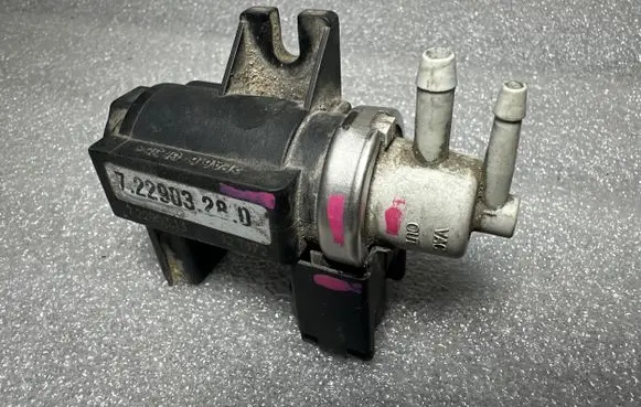 Audi A6 S6 C6 4F Turbo solenoid valve 72290313