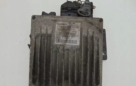 Renault Modus Engine control unit/module 8200398934