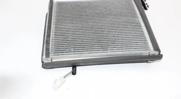 Toyota Avensis T270 Air conditioning (A/C) radiator (interior) 