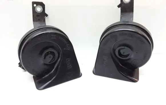 Volvo S80 Horn signal 08635072 08635071