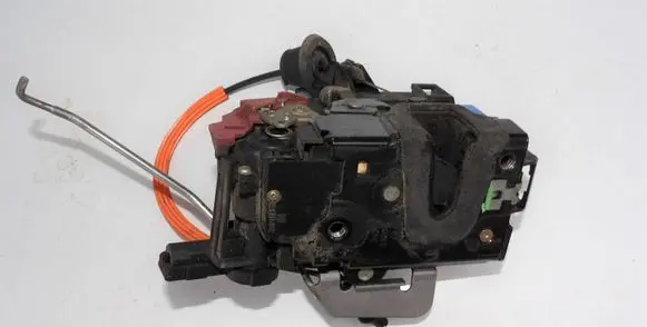 Audi A8 S8 D3 4E Front door lock 4E1837015