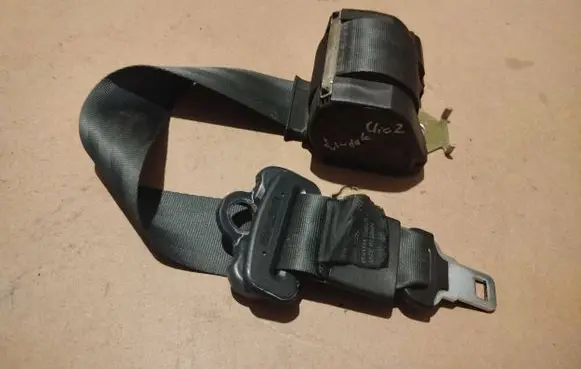 Renault Clio II Middle seatbelt (rear) 0068575