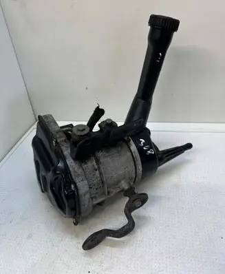 Peugeot 308 Power steering pump 9684979180