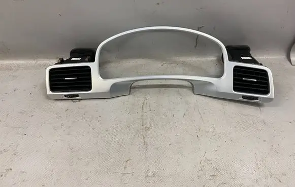 Volkswagen Touareg II Dashboard trim 7P1857189B