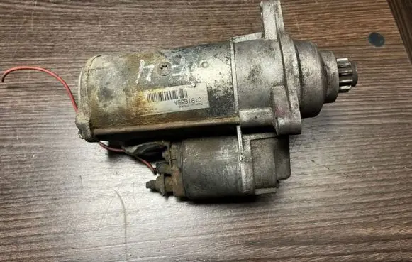 Volkswagen Transporter - Caravelle T4 Starter motor 02B911023