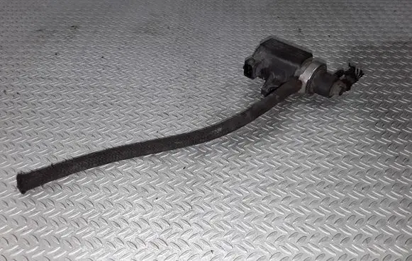Volkswagen Golf III Turbo solenoid valve 1H0906627