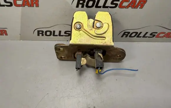 Volvo S40, V40 Tailgate lock latch 