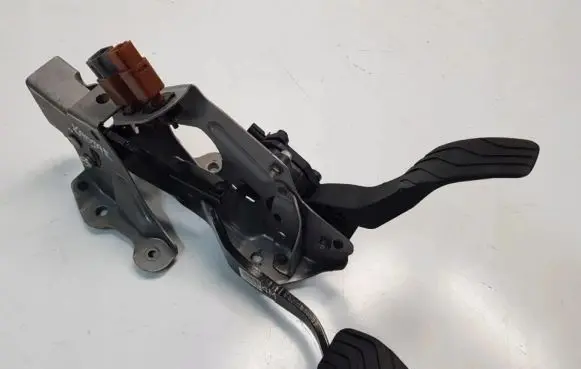 Renault Kadjar Accelerator pedal position sensor 