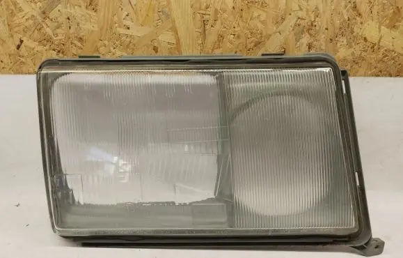 Mercedes-Benz E W124 Headlight lense 0038260690 A0038260690