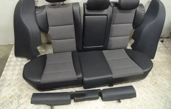 Mercedes-Benz C W203 Second row seats 
