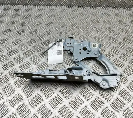 BMW M3 G80 Engine bonnet/hood hinges 7450589