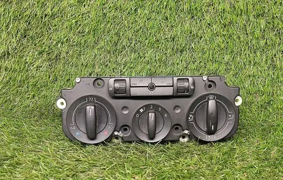 Volkswagen Jetta V Climate control unit 1K0820047HS 5HB00935265
