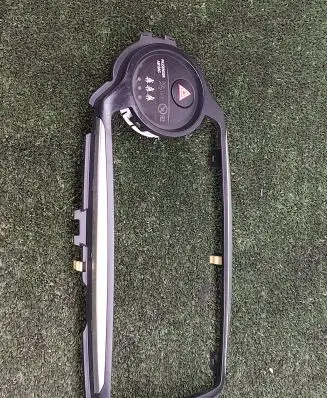 Toyota Yaris Radio/GPS head unit trim 864510D030