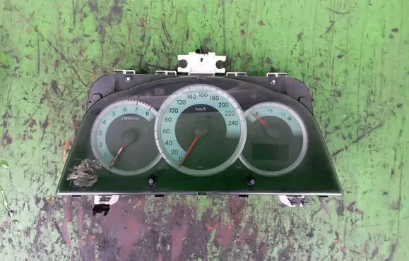 Toyota Corolla Verso AR10 Speedometer (instrument cluster) 838000F020