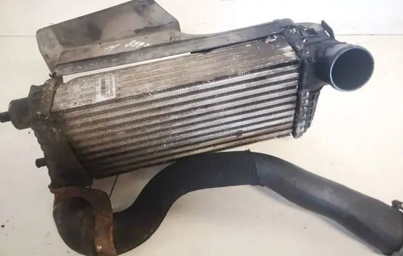Ford Focus Intercooler radiator bv619l440ce bv61-9l440-ce
