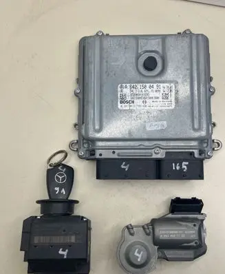 Mercedes-Benz E W211 Engine ECU kit and lock set A6421500491 A2034621130 2115452308