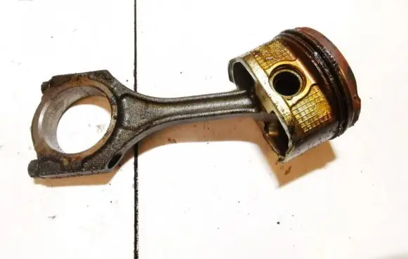 Lexus IS 220D-250-350 Piston with connecting rod 31050