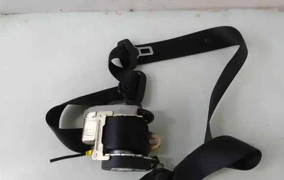 Mercedes-Benz Vaneo W414 Front seatbelt 566287601