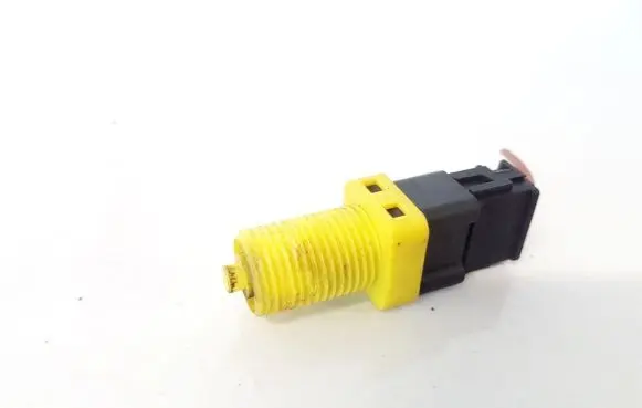 Renault Megane I Brake pedal sensor switch