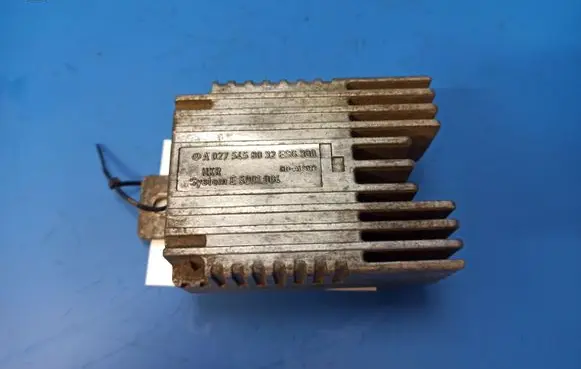 Mercedes-Benz E W210 Coolant fan relay A0275458032