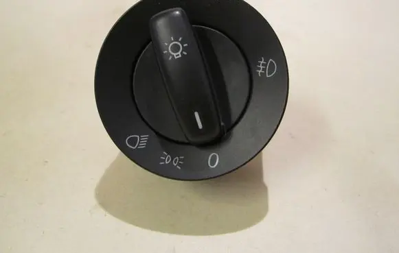 Volkswagen Golf VI Light switch 1K0941431BB