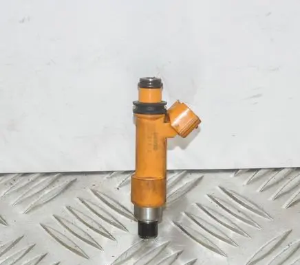Suzuki Swift I Fuel injector 2975000120