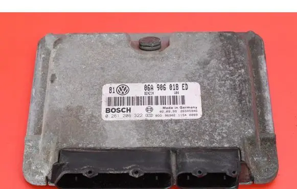 Volkswagen PASSAT B5 Engine control unit/module ECU 06A906018ED