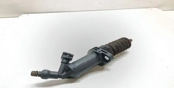 BMW 1 E81 E87 Clutch master cylinder 6775872