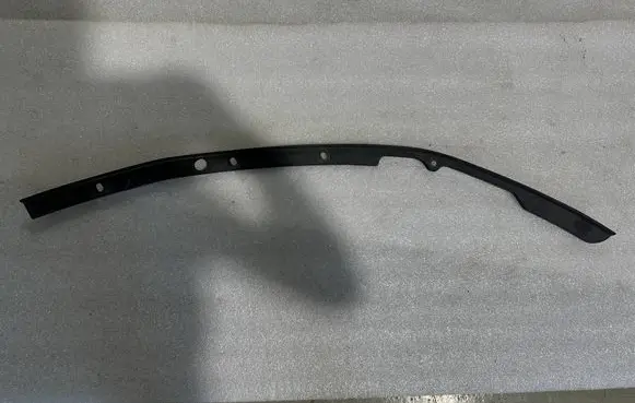 Chevrolet Camaro Front bumper splitter molding 84058354 300062