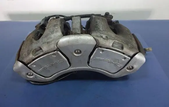 Front brake caliper