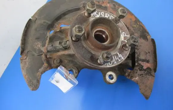 Volvo C30 Front wheel hub spindle knuckle