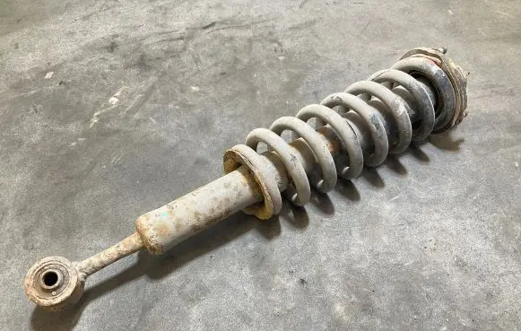 Toyota Hilux (AN10, AN20, AN30) Front shock absorber/damper