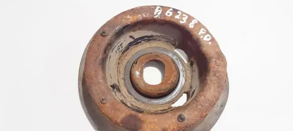Mercedes-Benz C W203 Coil spring mount a2033211084