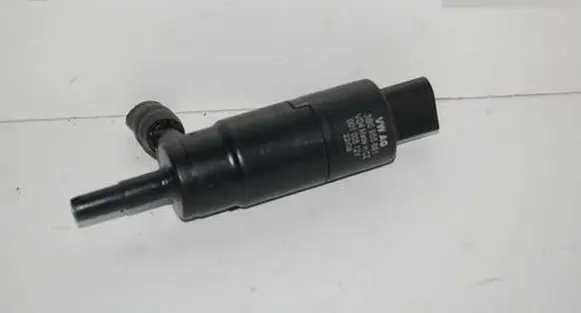 Volkswagen Touareg I Headlight washer pump 3B0955681