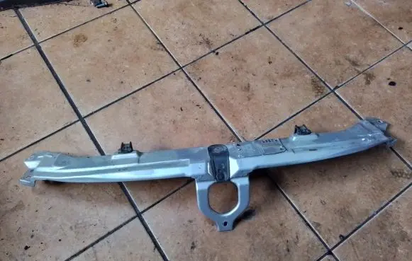 Mercedes-Benz E W210 Top upper radiator support slam panel