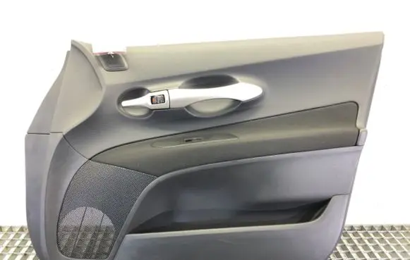 Toyota Auris 150 Front door card panel trim