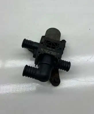 BMW 7 E65 E66 Coolant heater control valve 6906381 60837