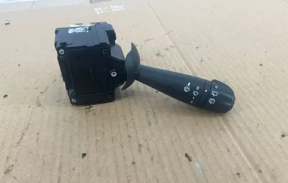 Dacia Sandero Wiper control stalk 681722712R E10646793 250614