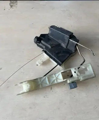 Hyundai Tucson LM Front door lock