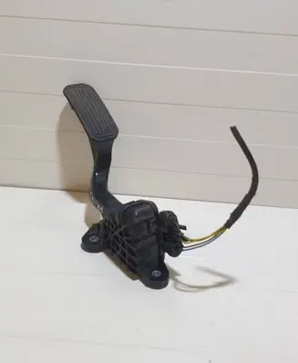 Toyota Prius (XW20) Accelerator throttle pedal 7812047050 1988003200 12J07