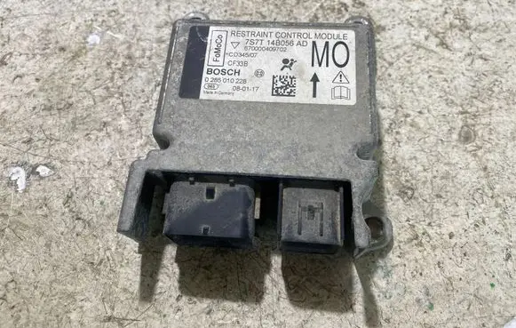 Ford Mondeo Mk III Airbag control unit/module 7S7T14B056AD 0285010228 670000409702