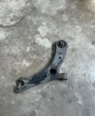 Honda HR-V Front lower control arm/wishbone 632231006