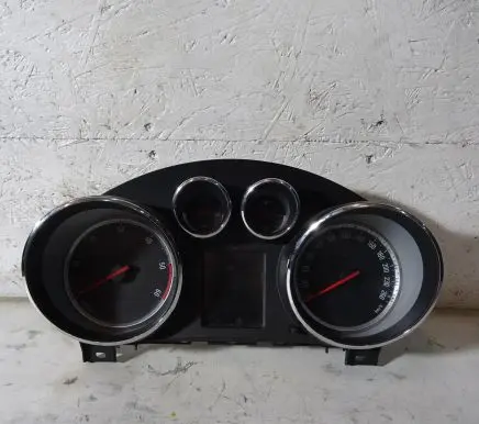 Opel Insignia A Speedometer (instrument cluster) 365903926