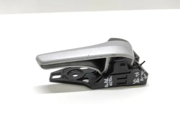 Toyota Prius (XW30) Front door interior handle