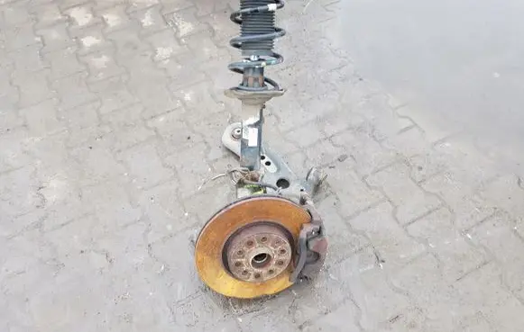 Seat Leon (5F) Front wheel hub spindle knuckle