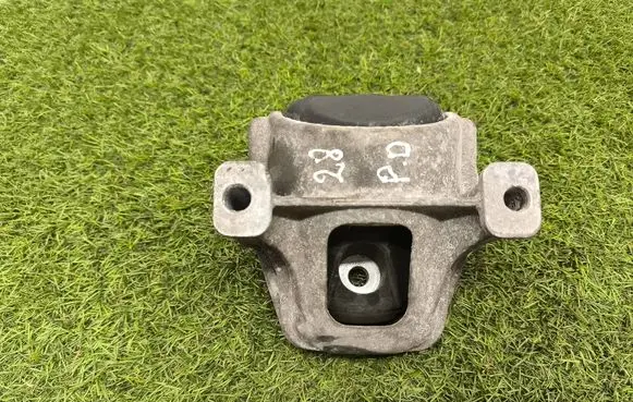 Audi A6 S6 C7 4G Engine mount bracket 8K0199381