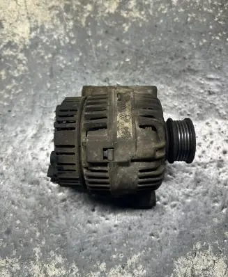 Audi A4 S4 B5 8D Generator/alternator 058907016E